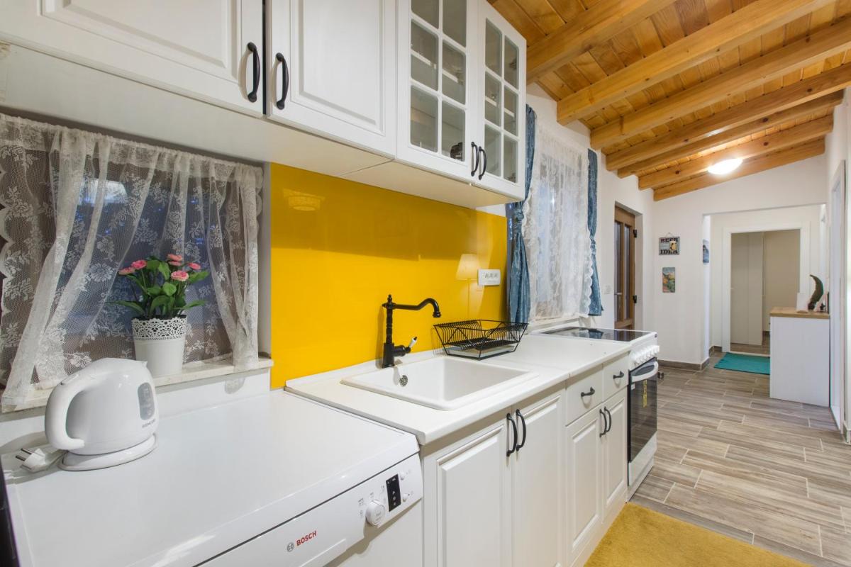 Luxury house Ivan with 4 bedrooms - Housity