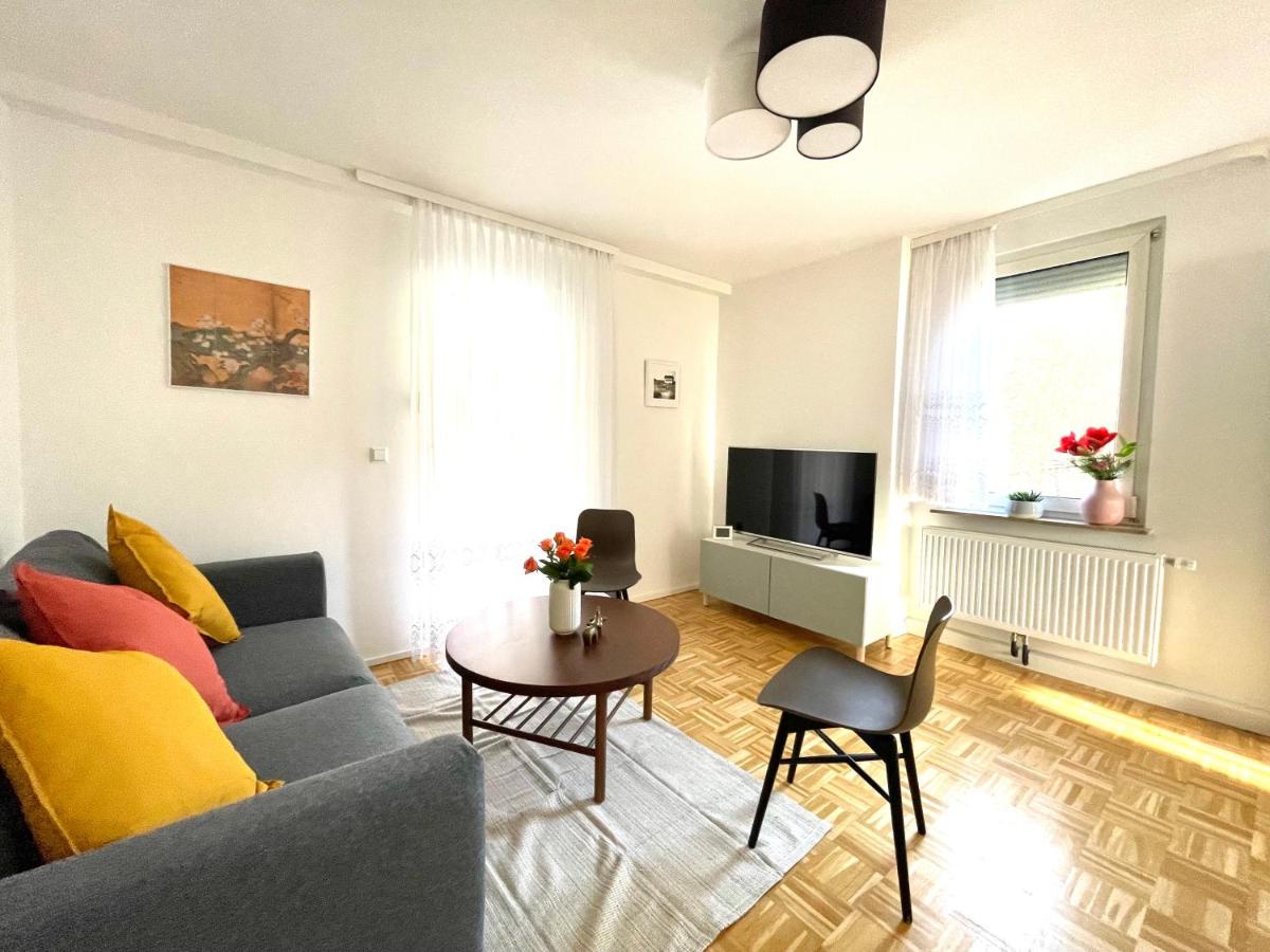 Neues, stillvoll eingerichtetes Apartment mit Wintergarten und Terrasse - Housity