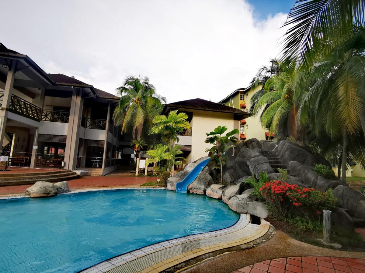 Ames Leng Beach House @ PD 5th Mile - Housity