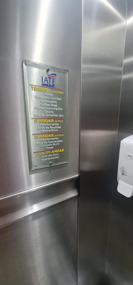 IATE PLAZA HOTEL 402 - Housity