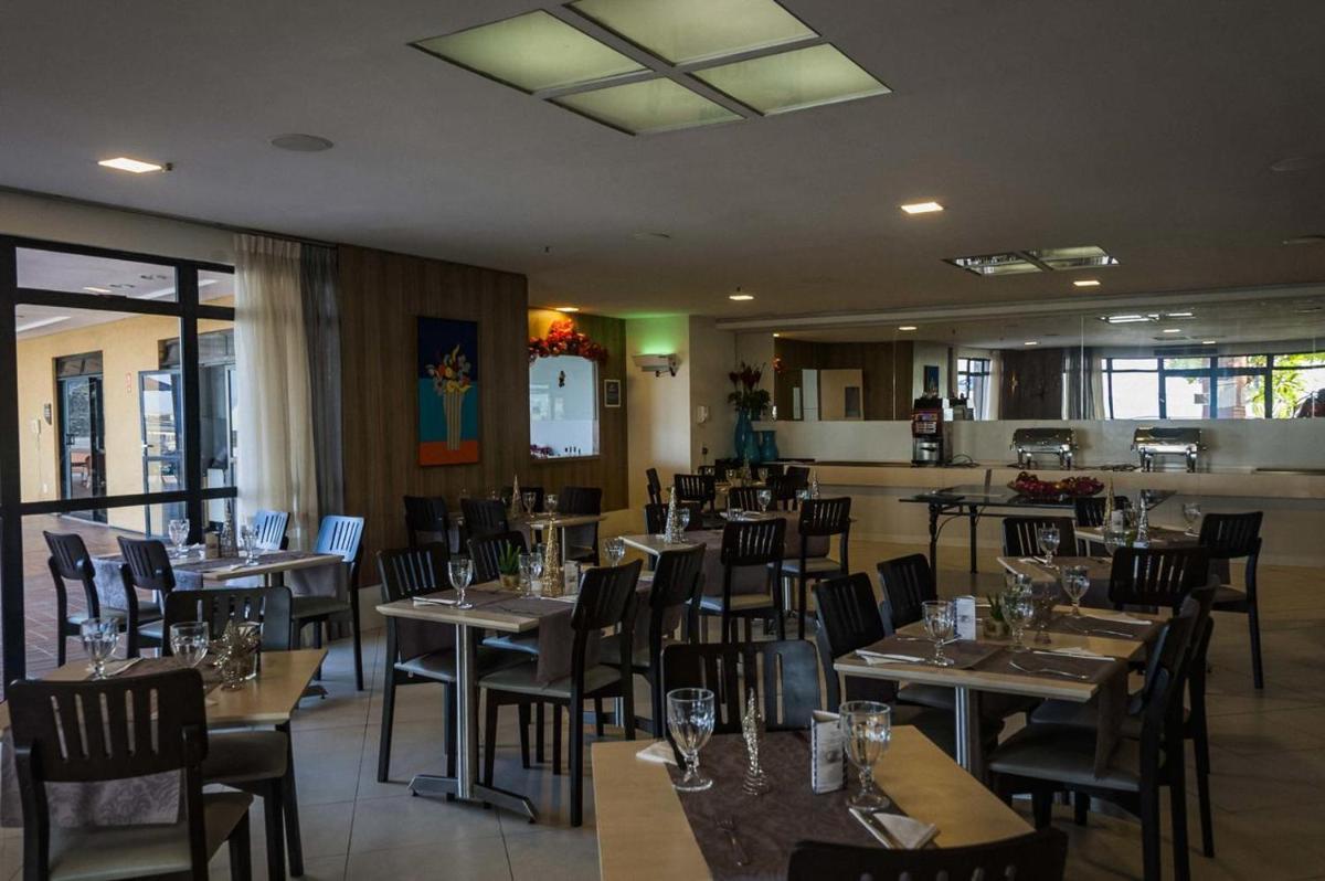 IATE PLAZA HOTEL 402 - Housity