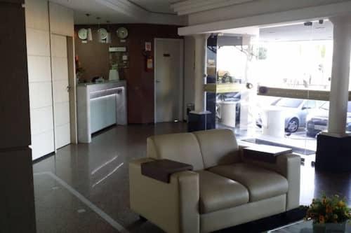 CLASSIC FLAT RESIDENCE Beira Mar- 1004 - Housity
