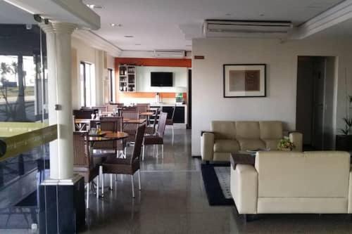 CLASSIC FLAT RESIDENCE Beira Mar- 1004 - Housity