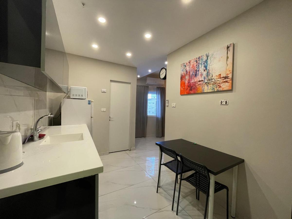 79 rothschild stay - Housity