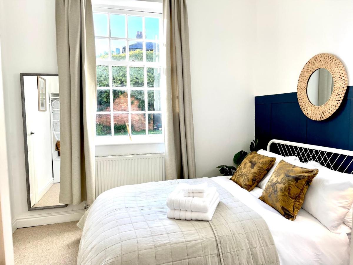 AM Living - Cheltenham Town Centre - St Georges Square - Housity