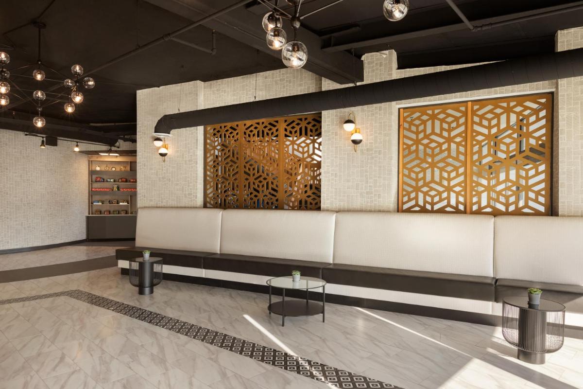 Holiday Inn Philadelphia Arpt-Stadium Area by IHG - Housity