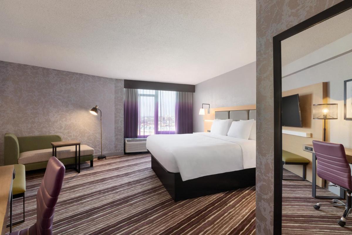 Holiday Inn Philadelphia Arpt-Stadium Area by IHG - Housity