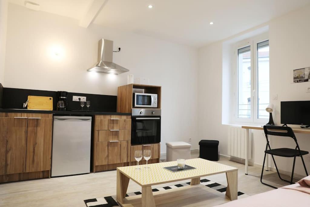 Super studio Allies 102 refait a neuf - Housity