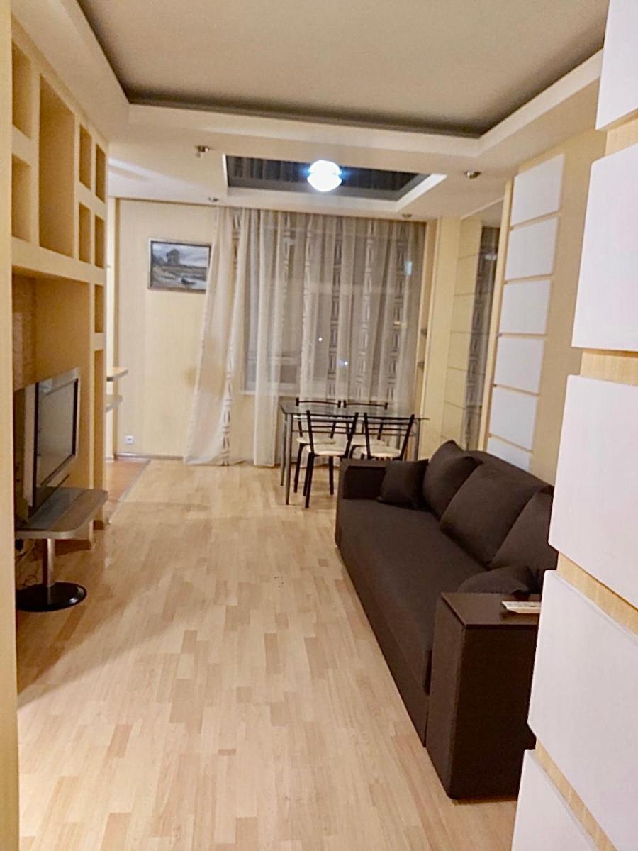 Suitetrails - Apartaments on the st Alchevskikh 5