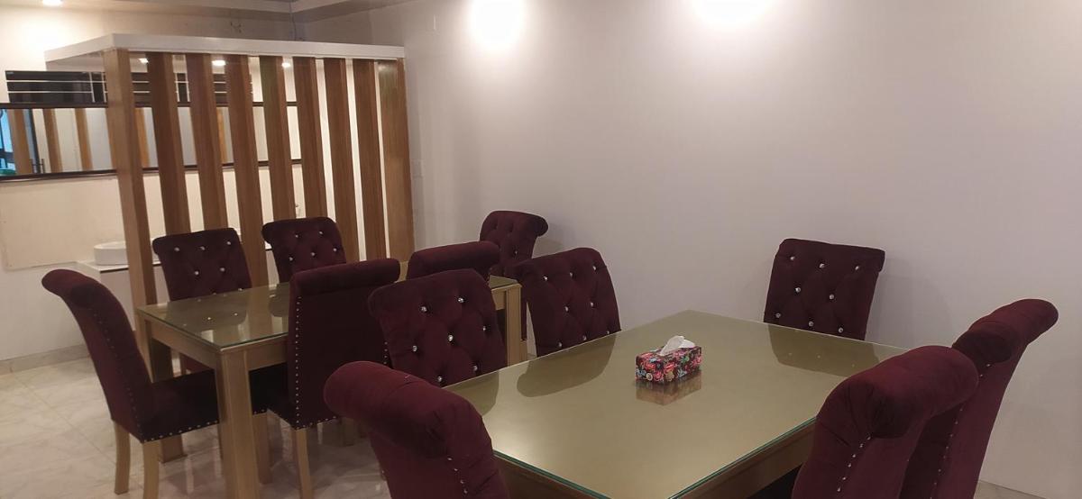Suitetrails - Center Point Apartment