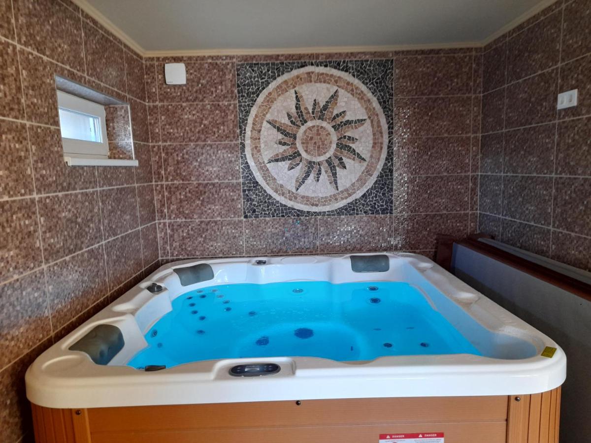 Fónagy Apartmanok - Housity