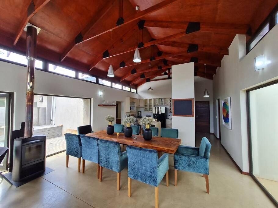 No 16 Elements - 5 Bedroom Beauty - Housity