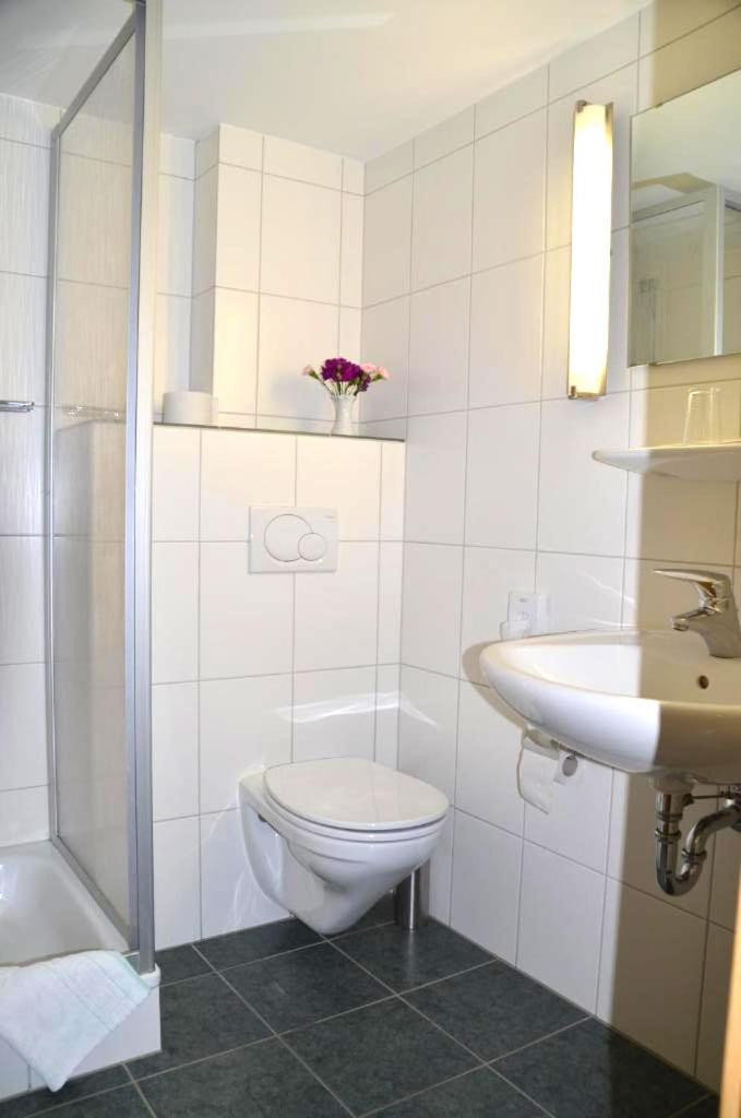 Hotel Die Post Meerfeld - Housity