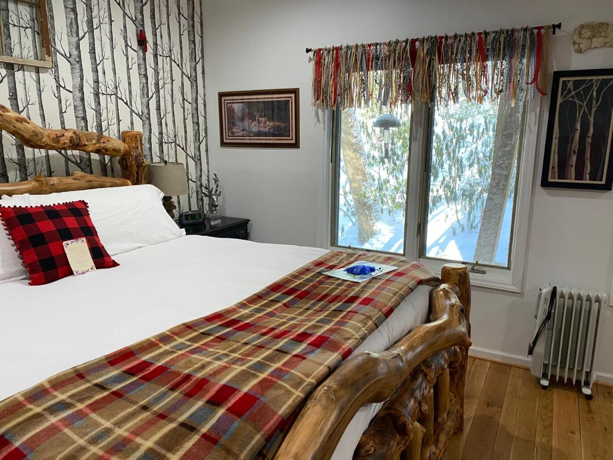 Private King Suite at Hound Ears Club near Boone, Blowing Rock & Banner Elk, NC - Housity