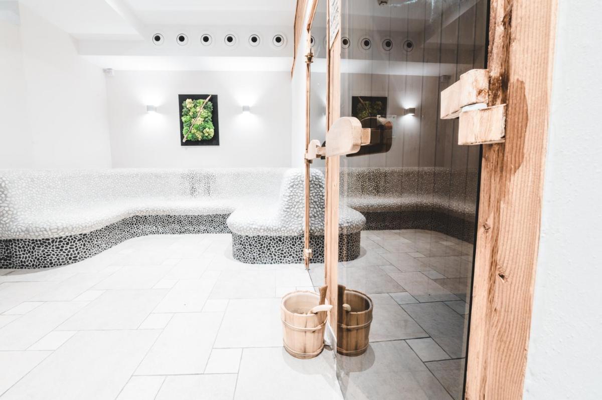 Suitetrails - Cella Central Historic Boutique Hotel