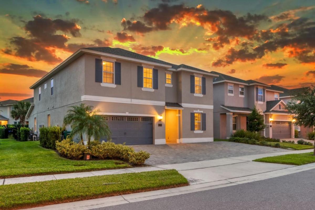 Suitetrails - Encore Resort 8 Bed Arcade Home Near Disney by Be Our Guest Homes