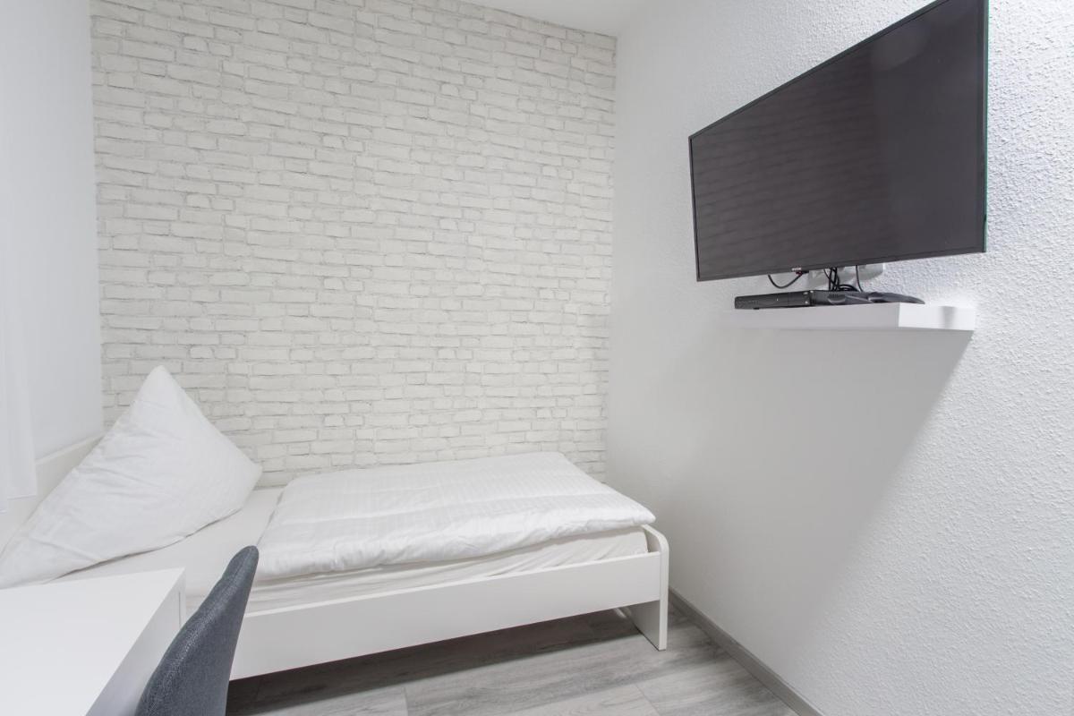 Hotel Billard Center Weywiesen - Housity