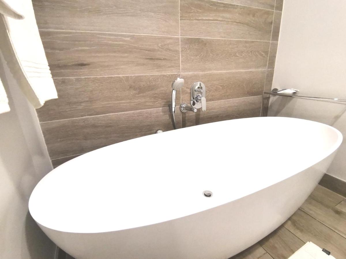 Regency Apartment Hotel Menlyn - Housity
