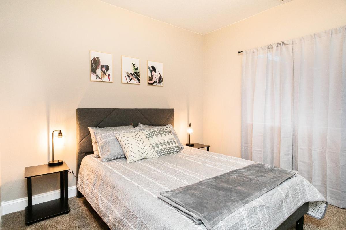 Cozy home for families with game room & playground - Housity