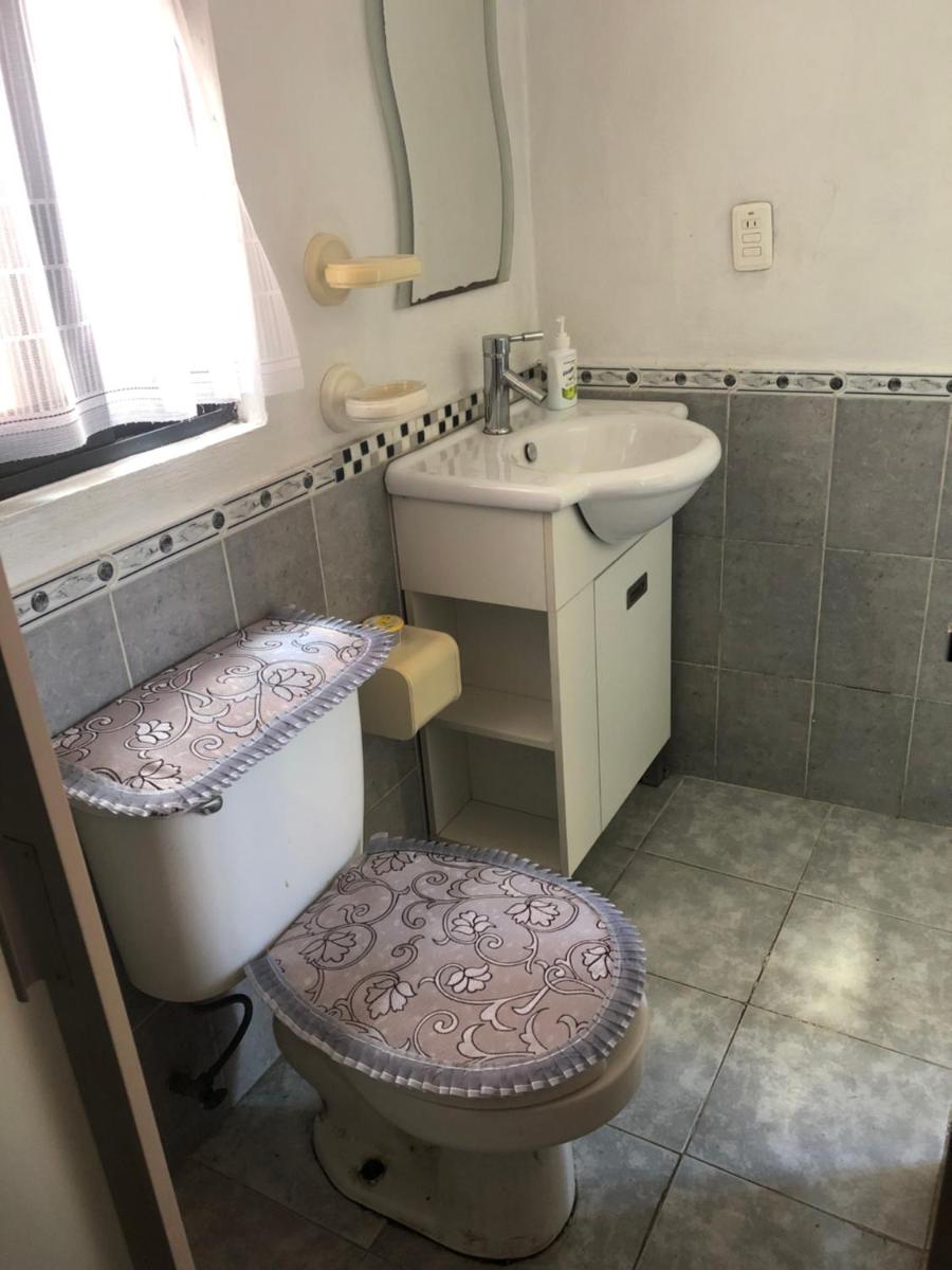 Amplia Habitación tipo Ejecutiva con baño y acceso privados - Housity
