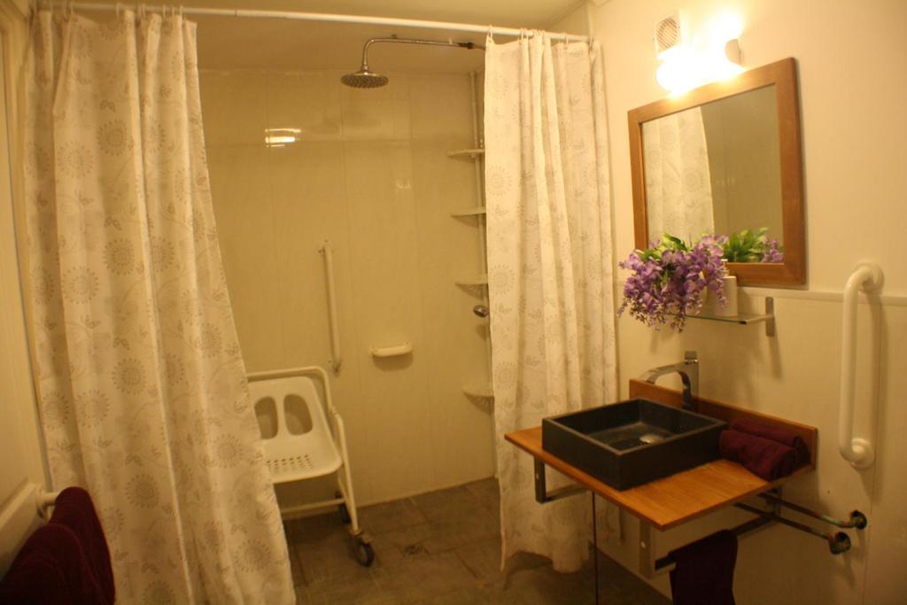 Barillé - 3 Bed Gite, Fishing Lake, Tennis Court, Swimming Pool - Housity