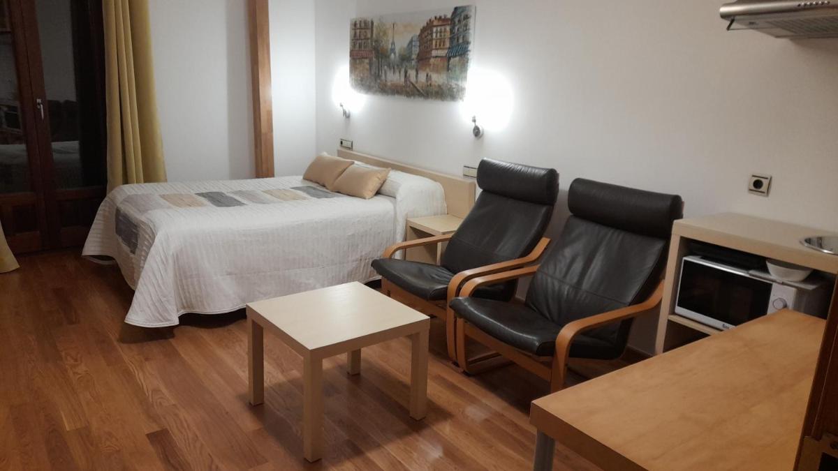 Apartamentos y Estudios LA RISTRA - Housity