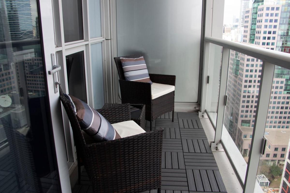 Downtown High-rise Condo- CN Tower View - Housity