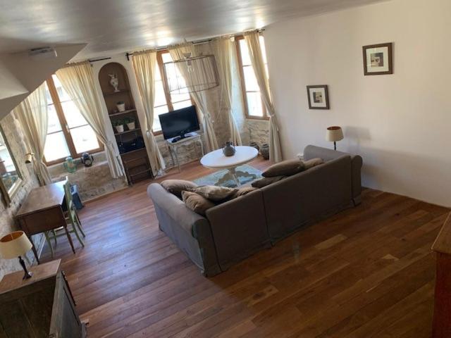 Petit Chateau Melay - Housity