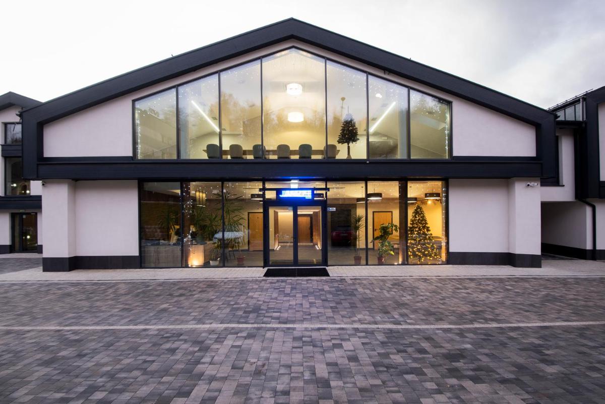 Hotel Jarzębata - Housity