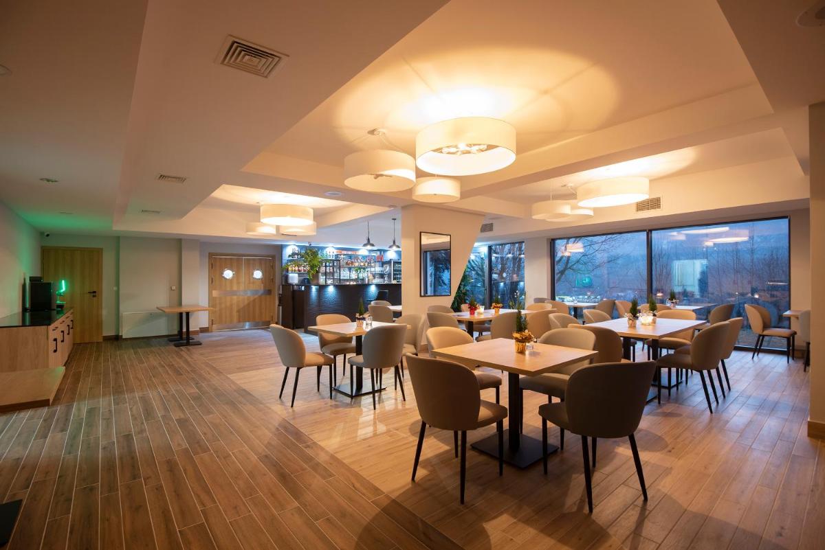 Hotel Jarzębata - Housity