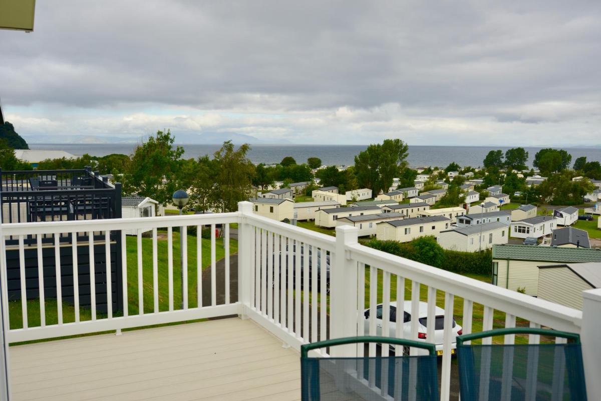 Deluxe Caravan Holidays at Craig Tara - Housity