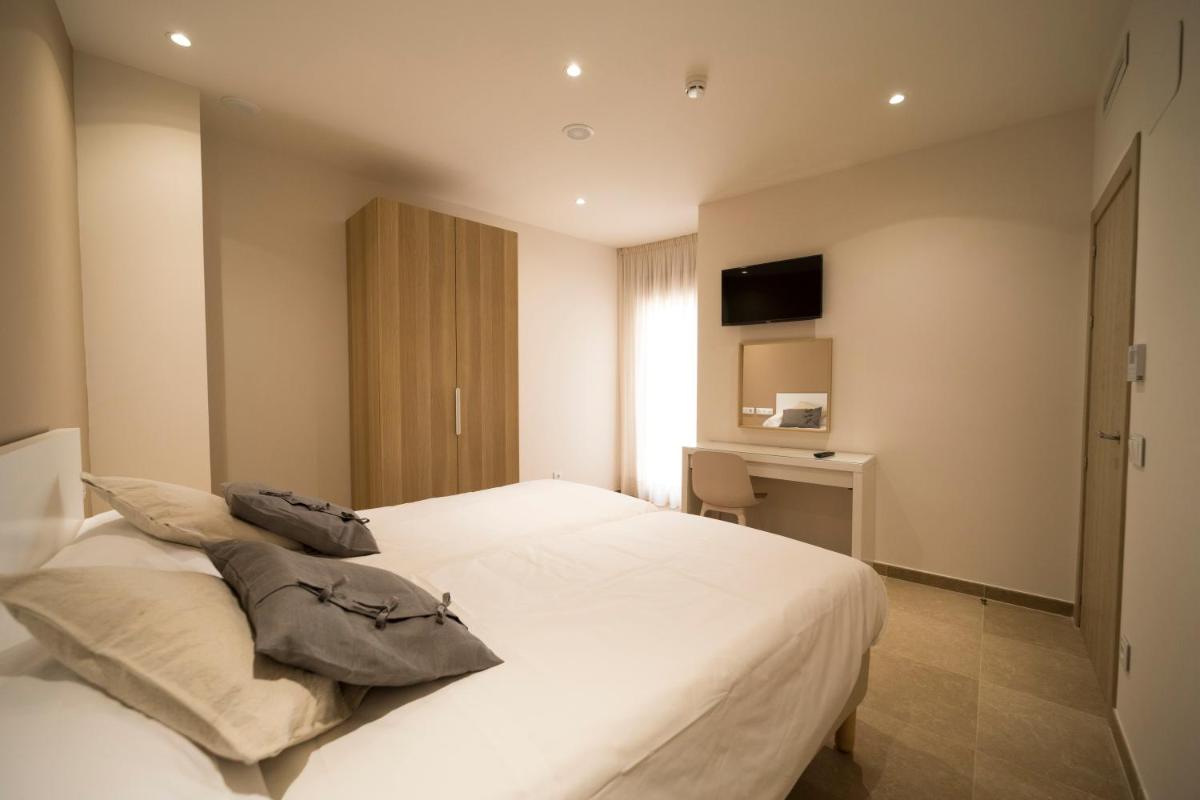 Hostal Martínez - Housity