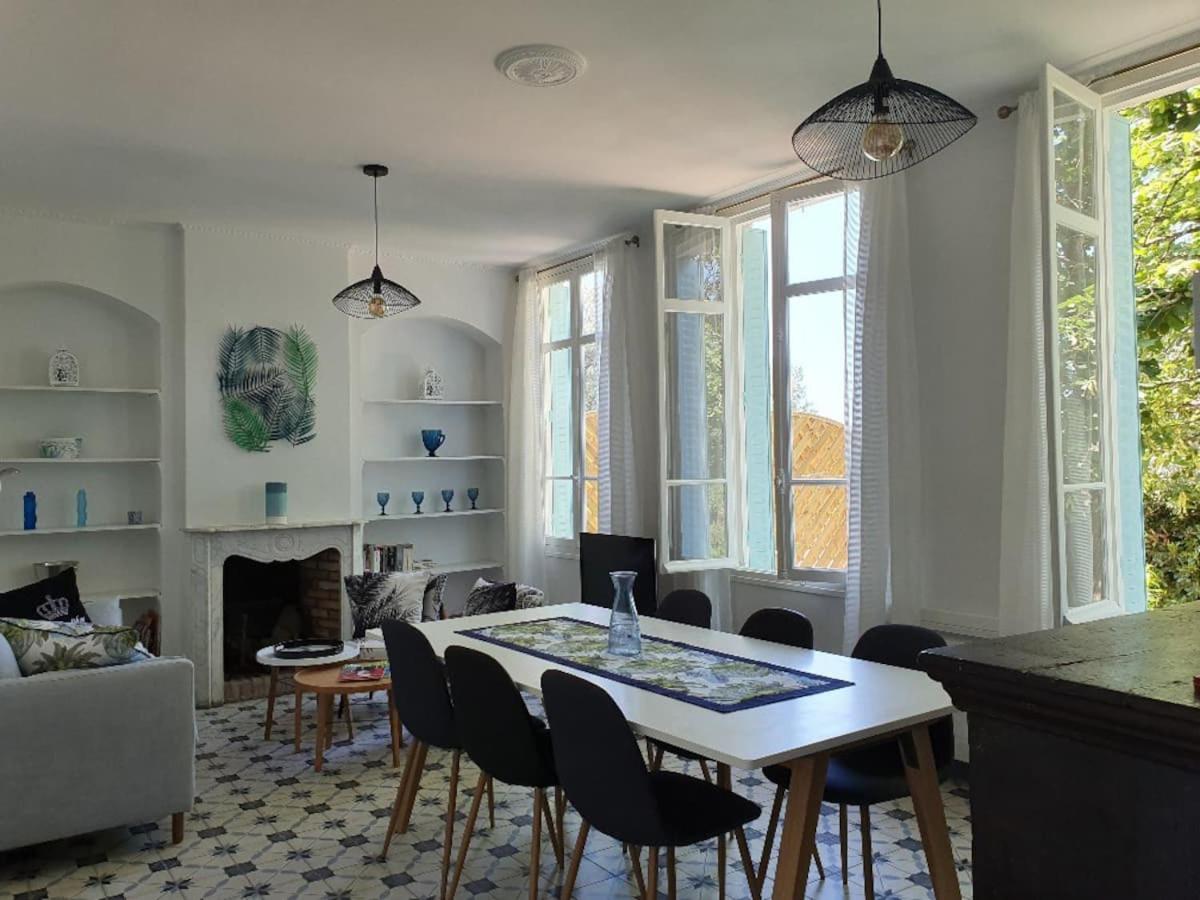 Pool House Renoir with heated pool and private garden - Housity