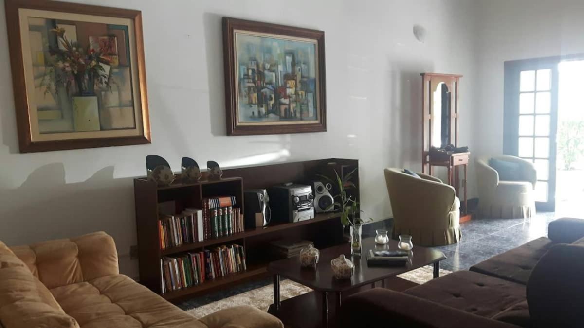 Hospedagem Lirio - Housity