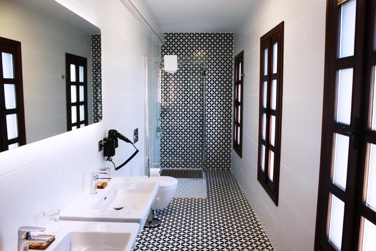 Pintura Urla Hotel - Housity