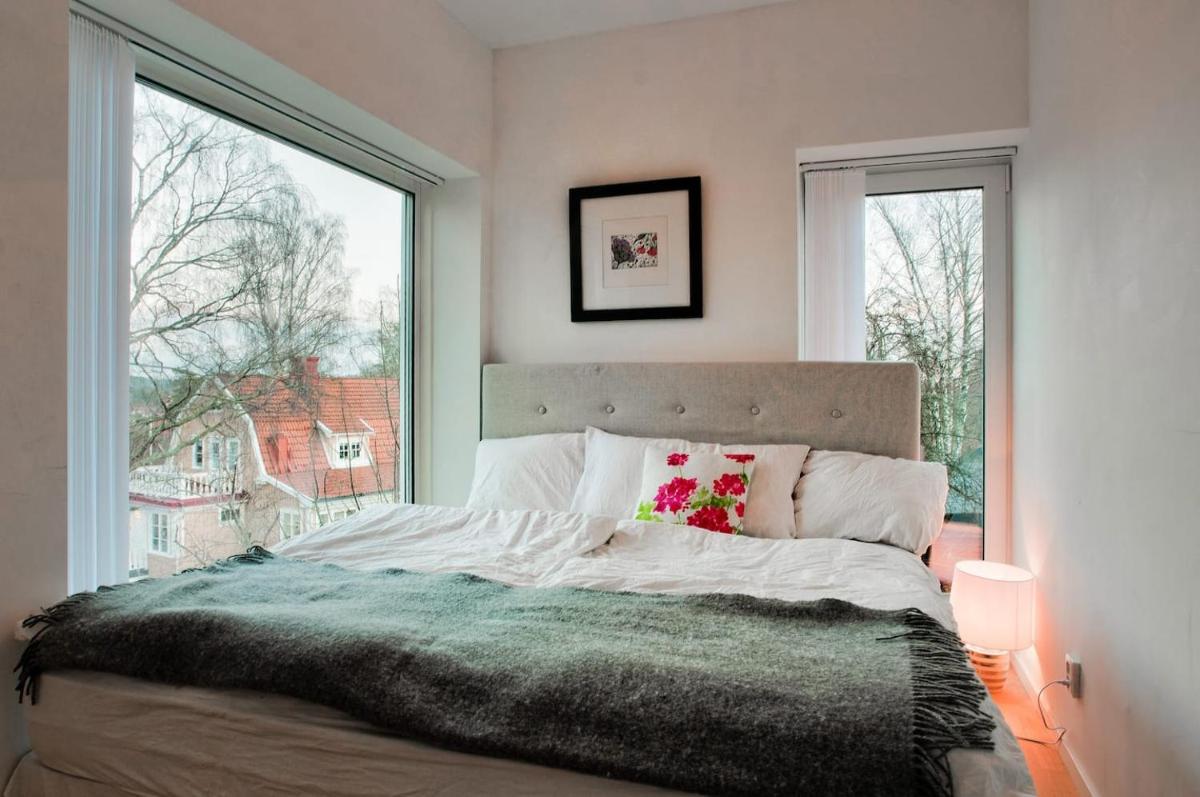 townhouse on Arlanda Stockholm metro line - easy checkin - Housity