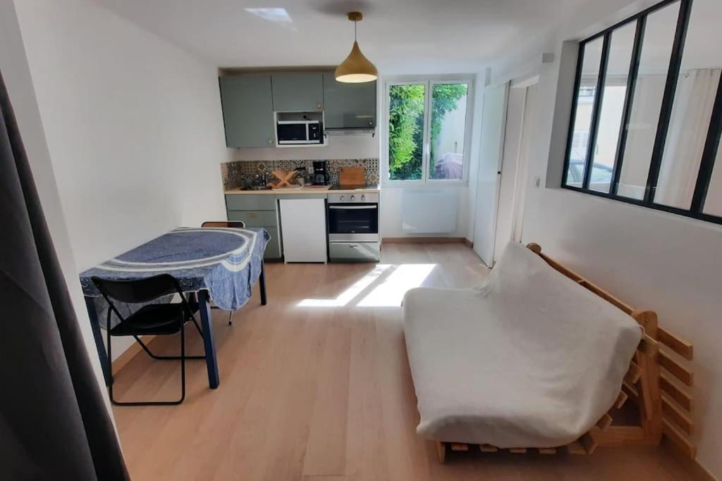 Chez Simon et Loreline - F2 Yerres proche Paris Orly Disney - Housity