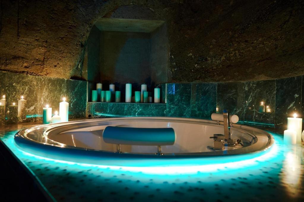 Il Confessionale - Housity