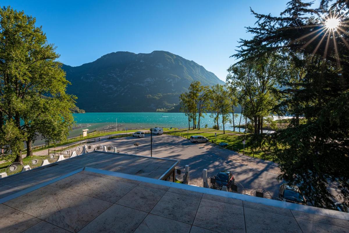 HOTEL TRILAGO - Housity