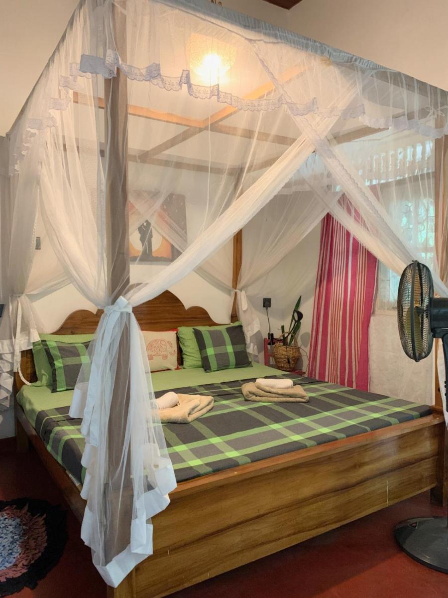 Sand Dollar House, Hiriketiya - Housity