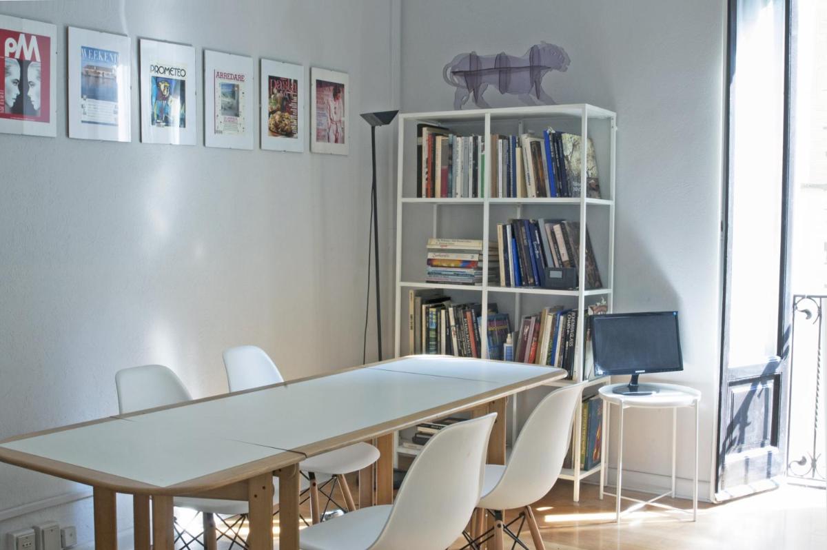 Liberty Two-Room Apartment in Porta Venezia - Housity