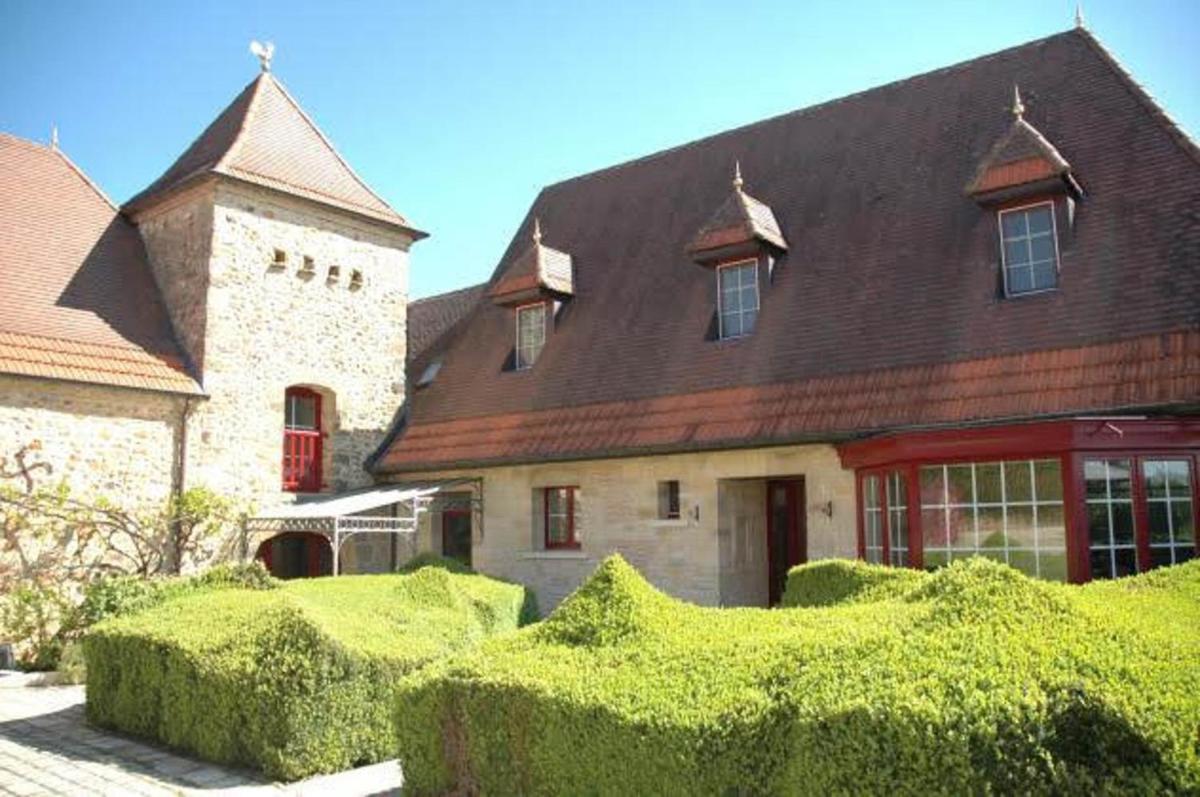 Suitetrails - Stunning 5-Bed Stone House with heated pool
