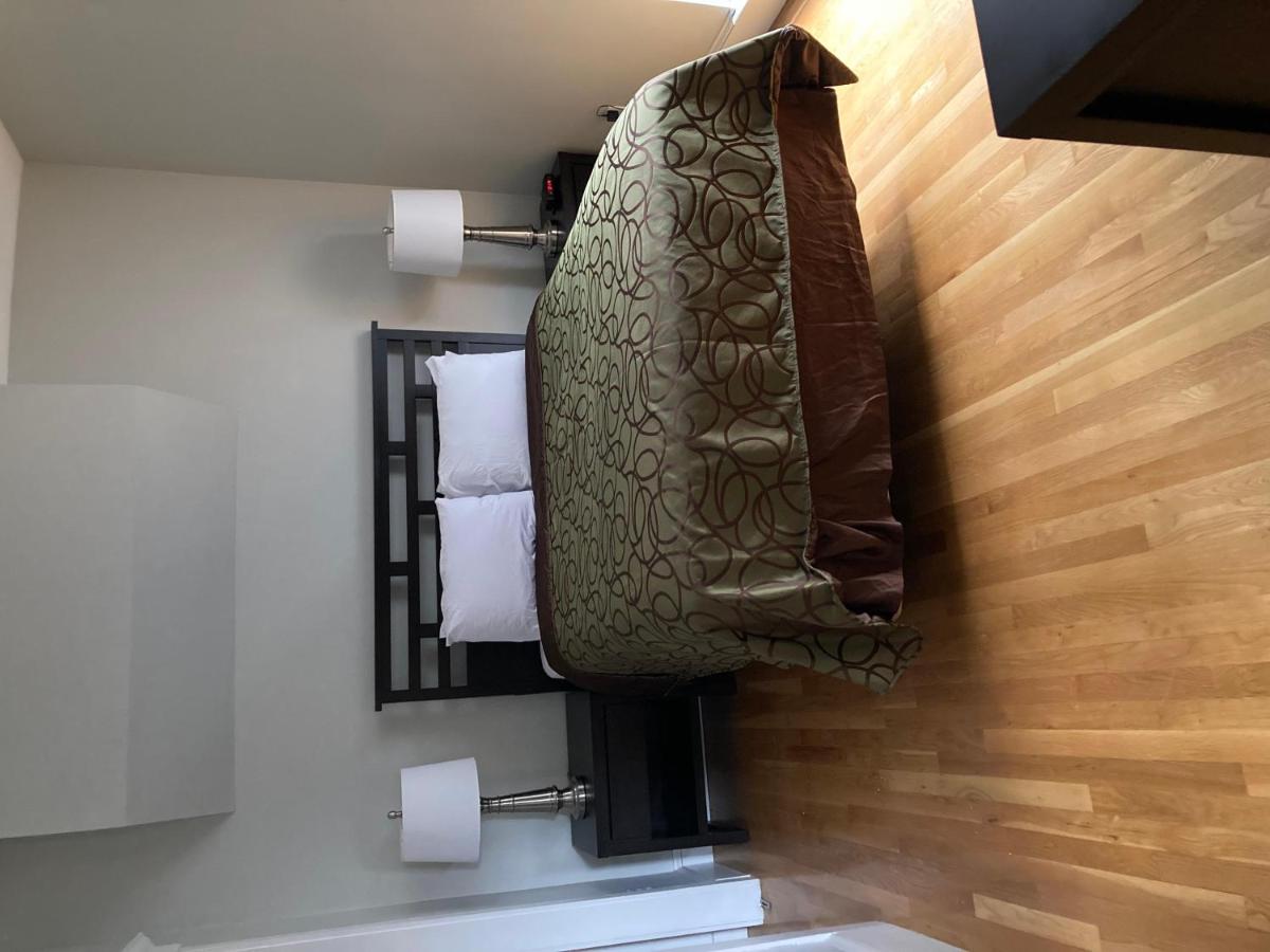 Near State House Park Apartments 30 Day Stays - Housity