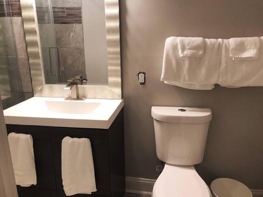 Comfy 4Beds/2.5Bath Retreat near Atlanta ATL airport - Housity