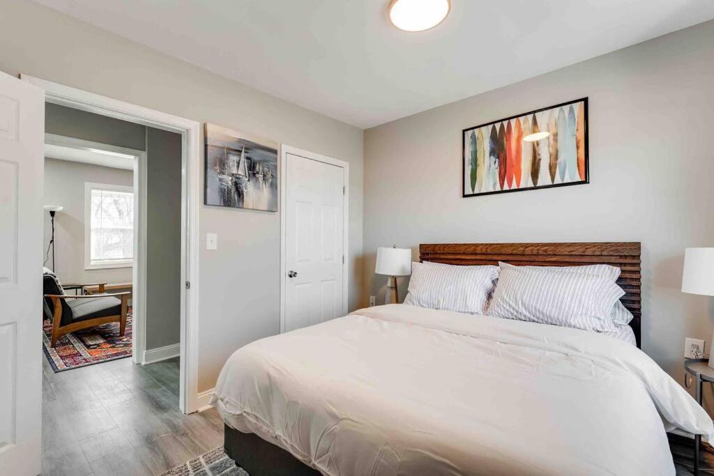 Refreshing 2-Bedroom Home in Central Hopewell - Housity