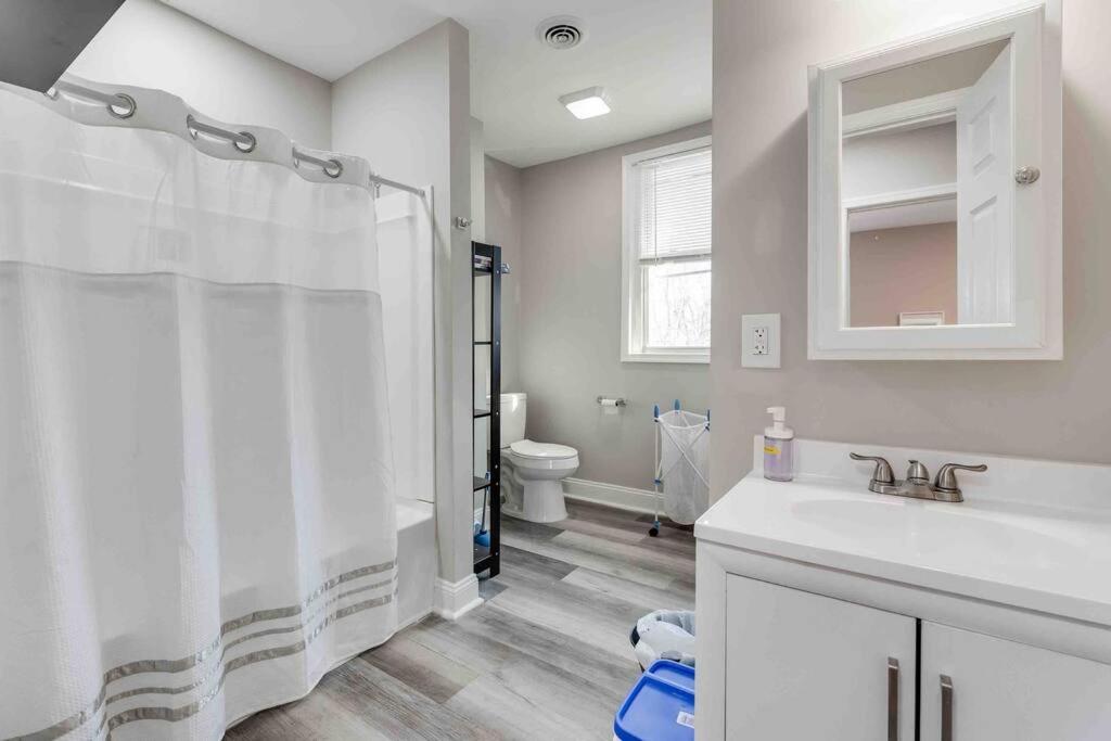 Refreshing 2-Bedroom Home in Central Hopewell - Housity