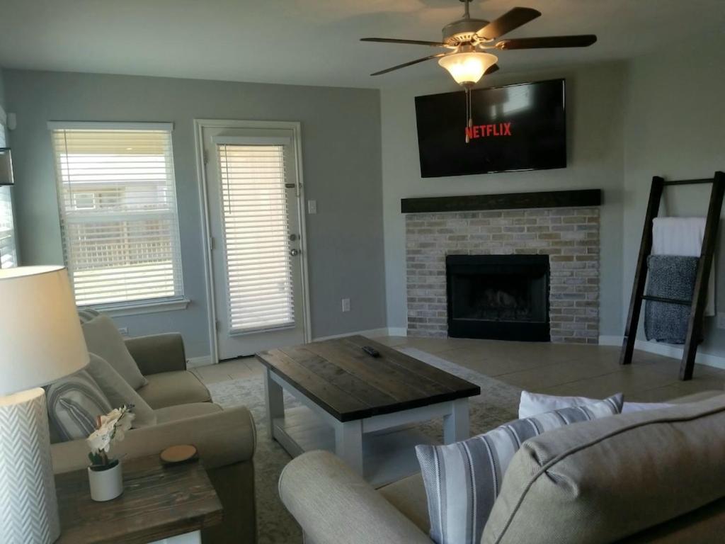 Chandlersrain - Housity
