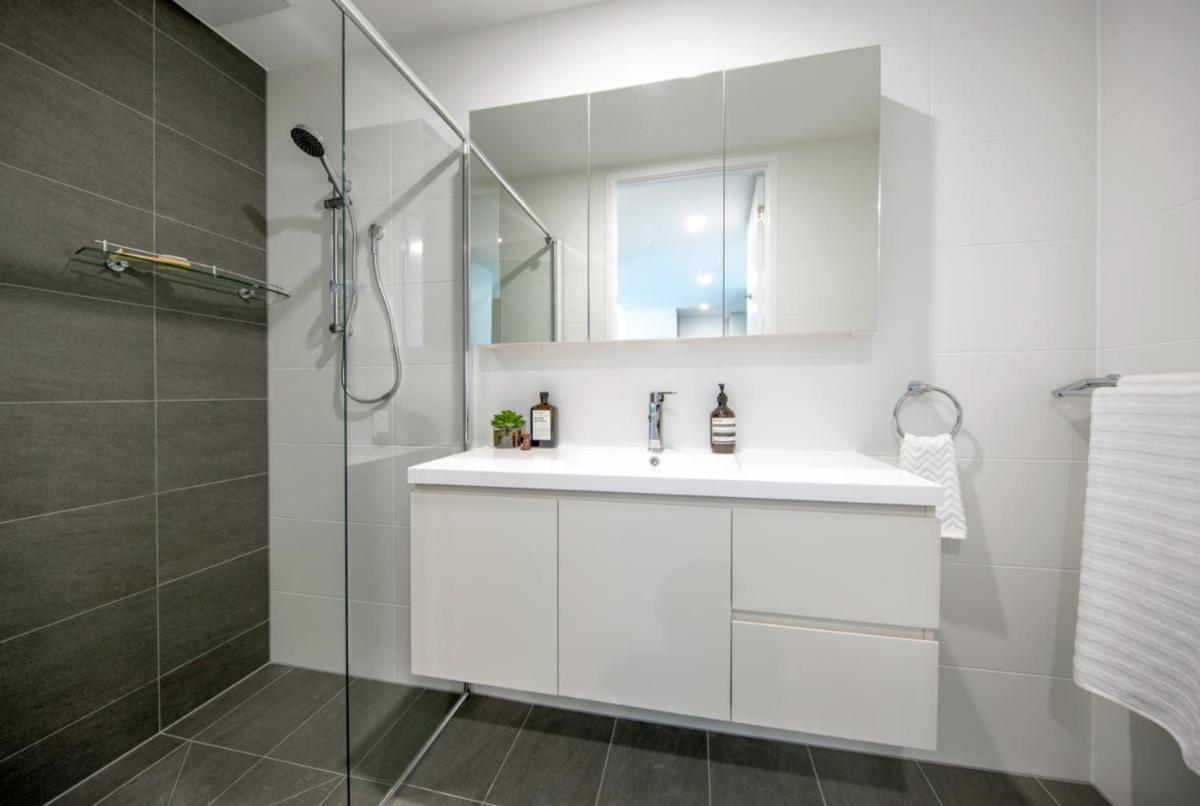 Waters Edge Apartments - Housity