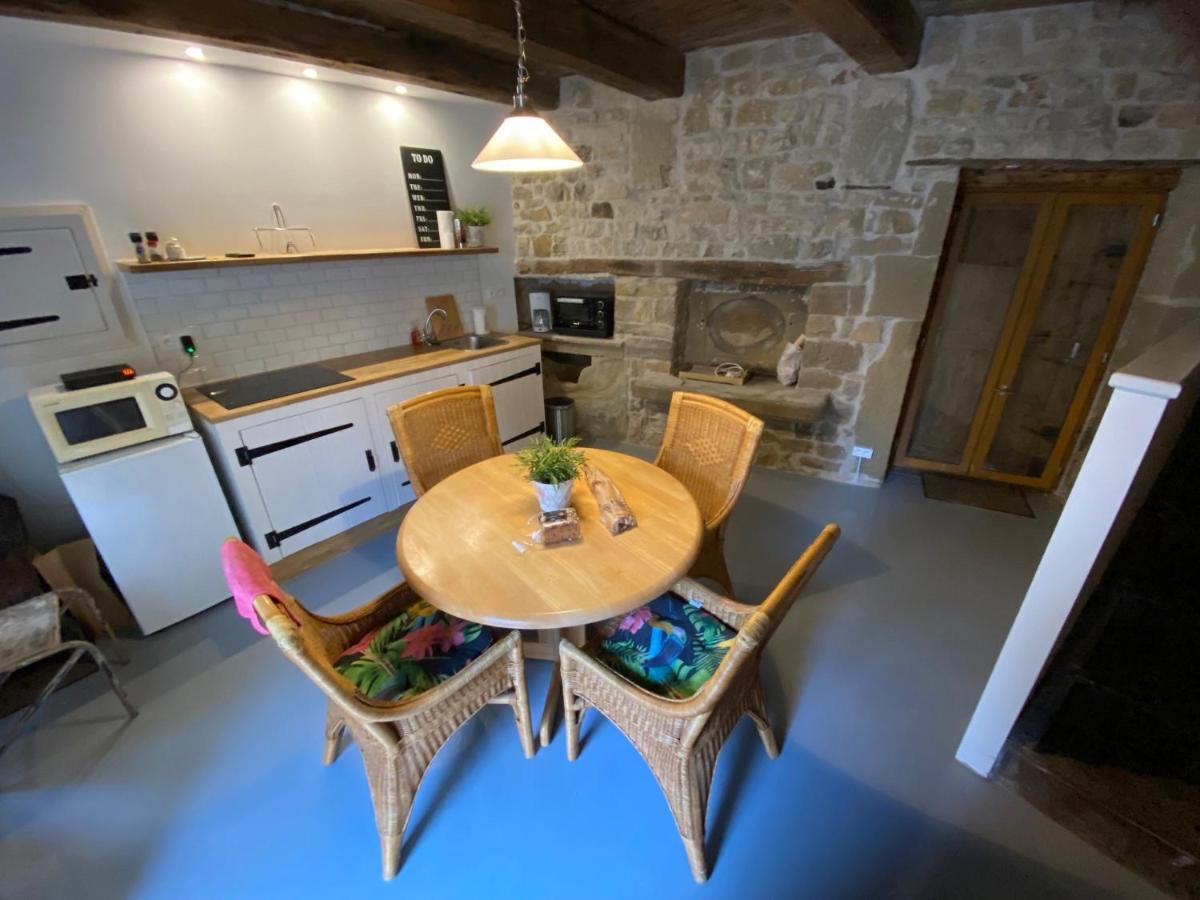 Petit Chateau Melay - Housity