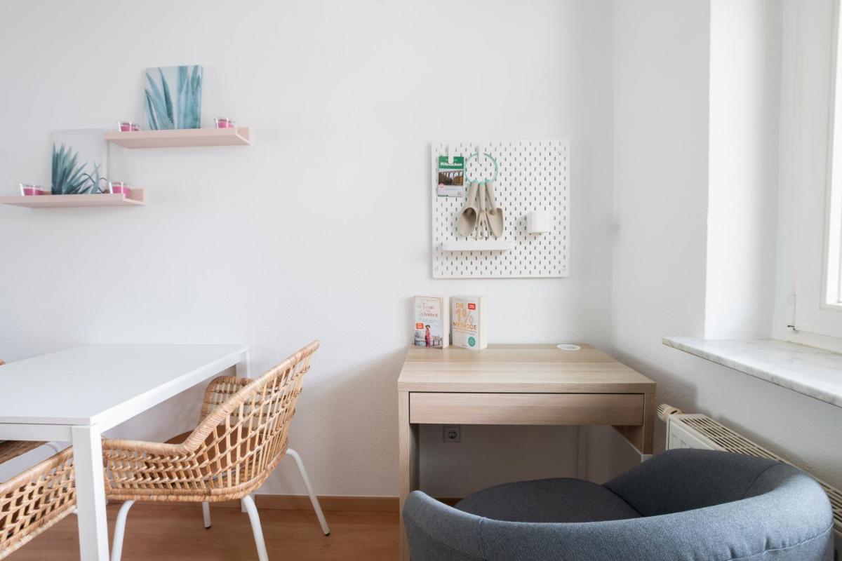 gemütlich und modern mit großem Balkon - Hizvo